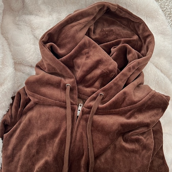 Fashion Nova Jackets & Coats Fashion Nova Velour Sweatsuit Set Poshmark